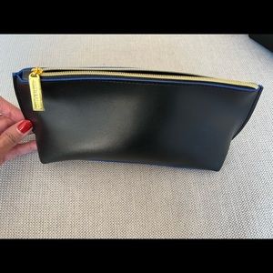 Estée Lauder make up bag